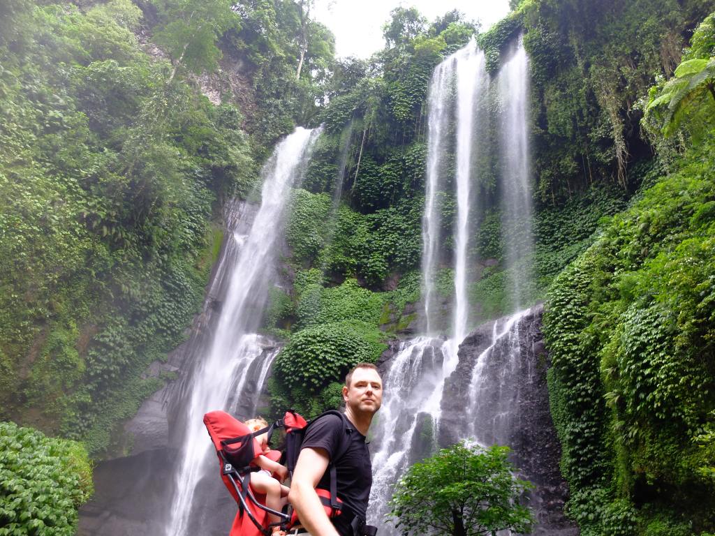 Indonezja. Wodospad Sekumpul w dżunglii na północy Bali, Paweł Kempa, Tu są lwy