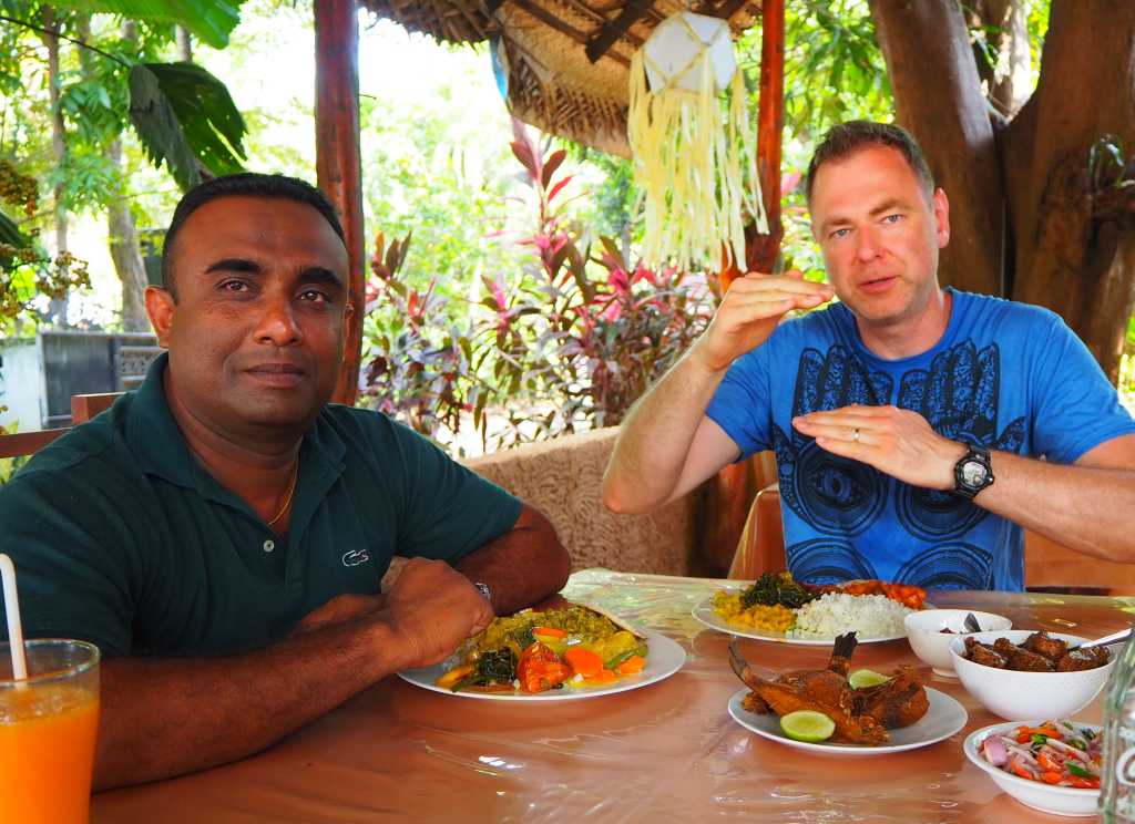 Sri Lanka jedzenie reka tusąlwy